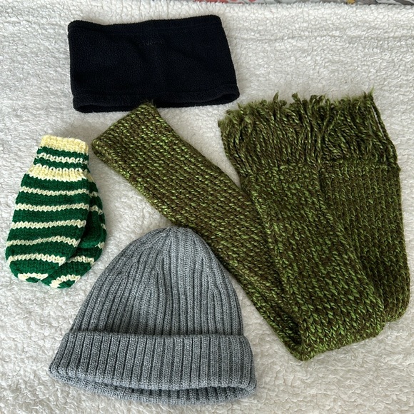 Neck Warmer scarf, mittens, and Zara hat - Picture 8 of 10